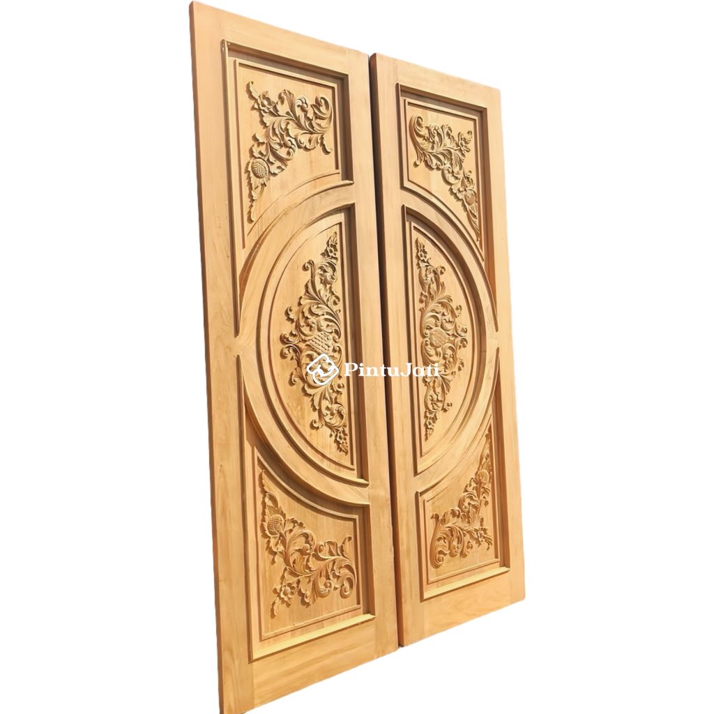 Pintu Kupu Tarung Klasik Ada Ukiran Jepara Ditangah Panel