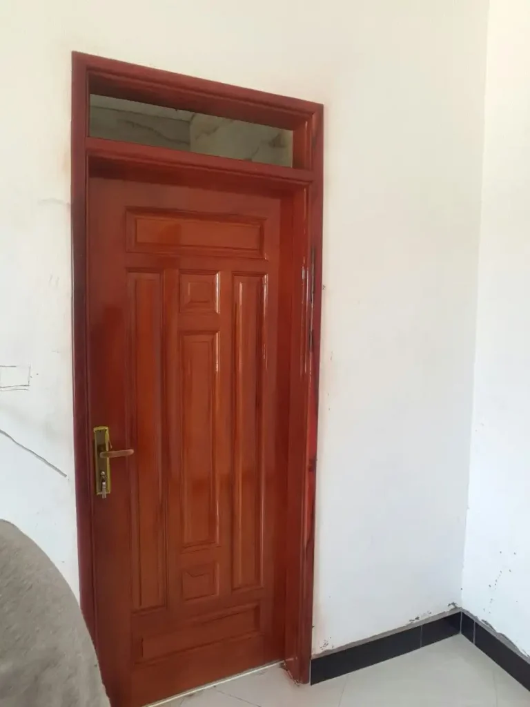 warna cat pintu jati Cokelat Kemerahan
