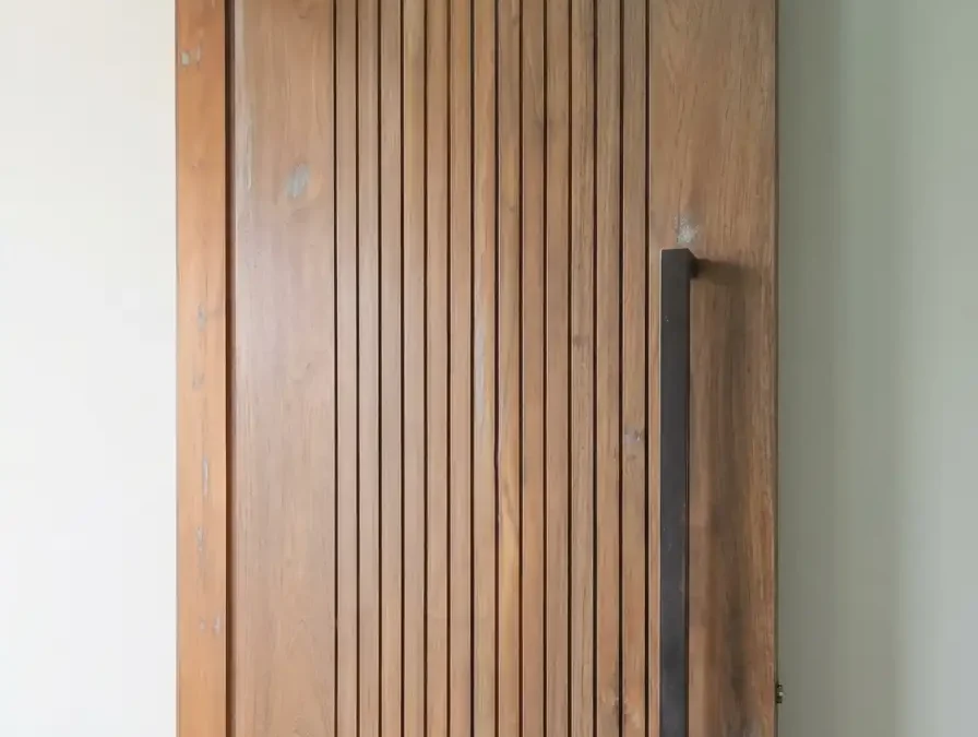 Cara Mengembalikan Warna Asli Kayu Jati yang Kusam dan Pudar