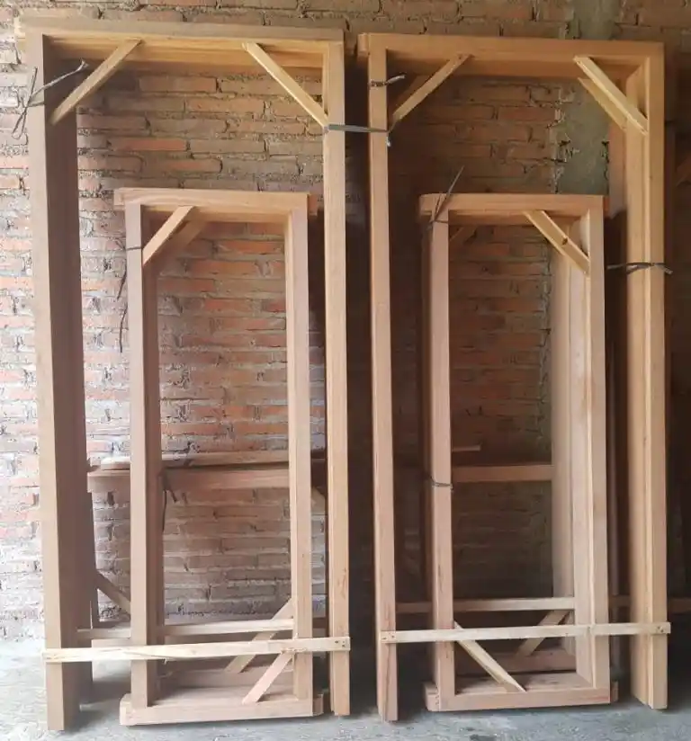 Memilih Kusen untuk Pintu Jati