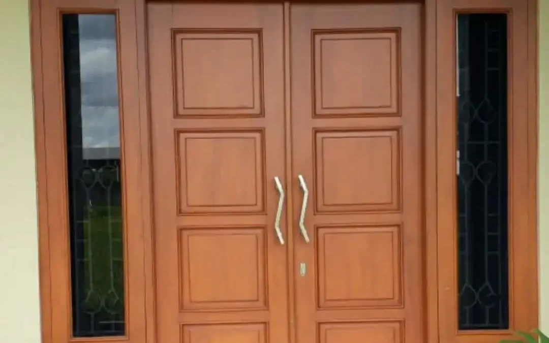 Cara Meluruskan Pintu Jati yang Melengkung, Jangan Langsung Dipaksa